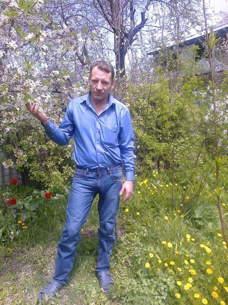  4762588  Vladimir, 52 ,    