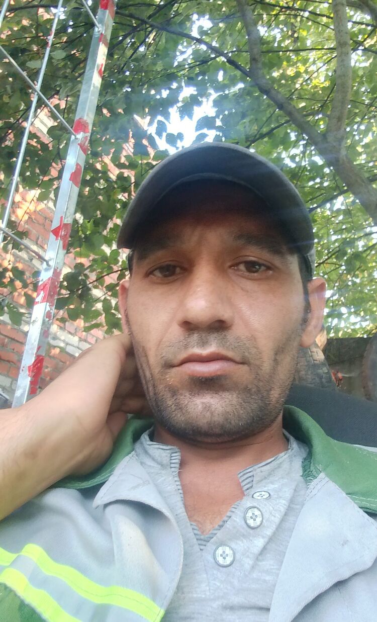  52822268  , 37 ,    
