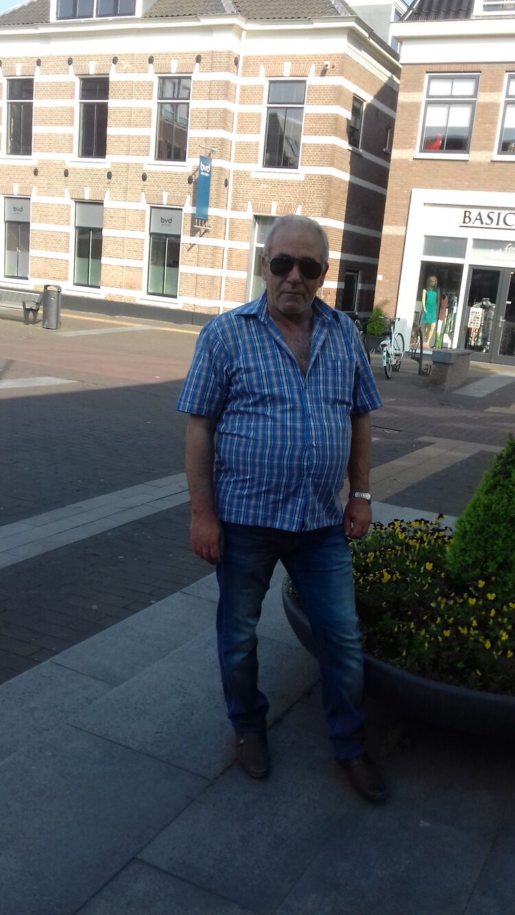  43287748  , 68 ,    Ede