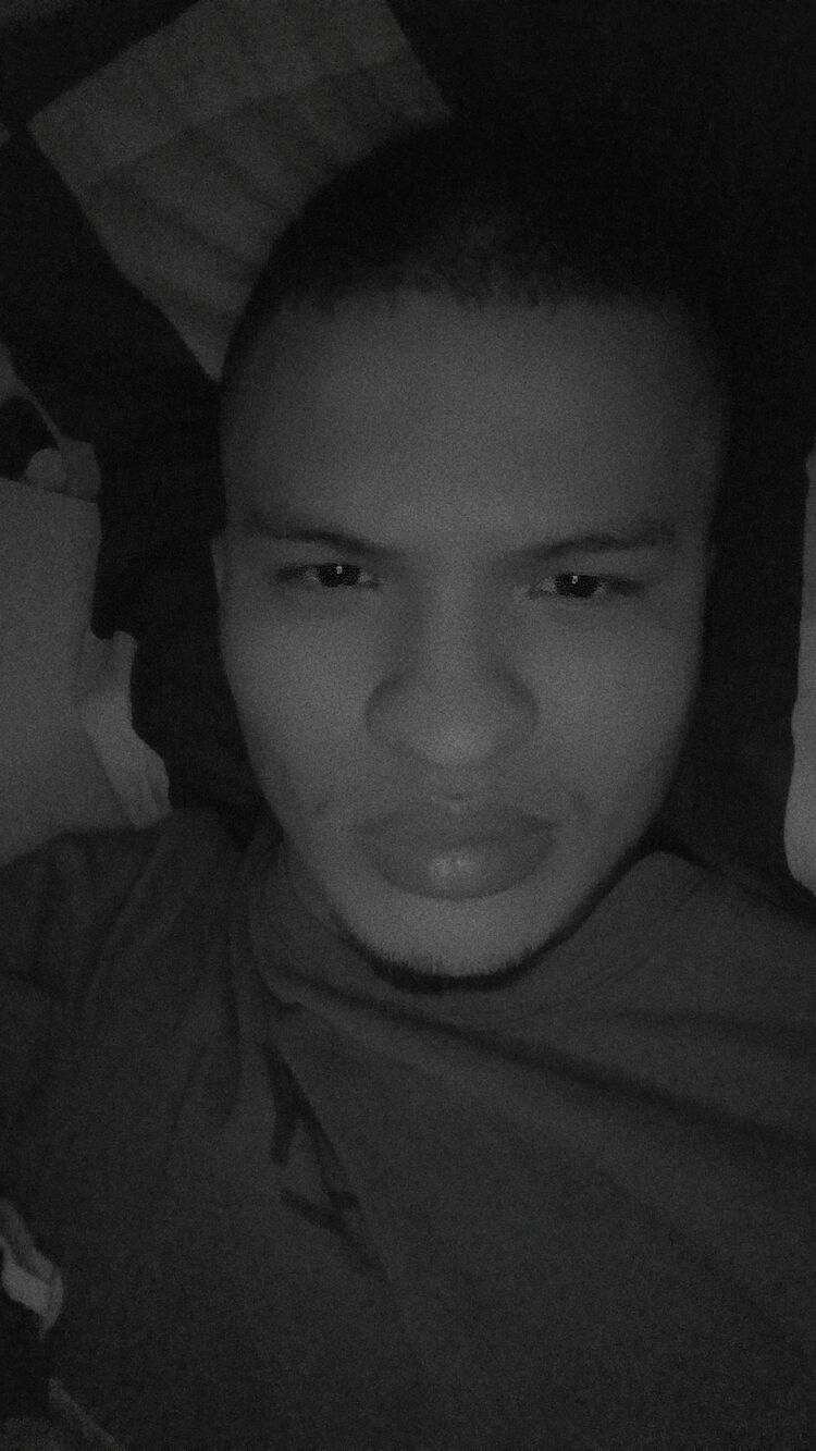  49129518  Charles, 25 ,    