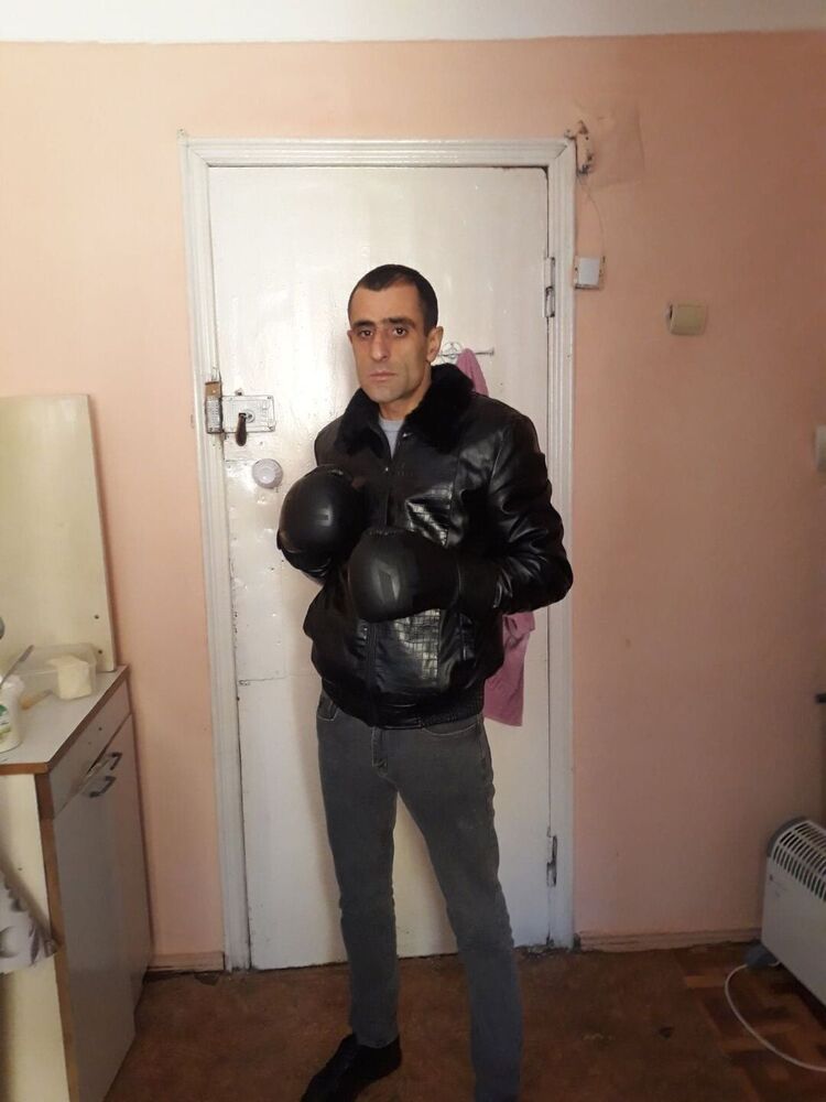  ,   Garik, 42 ,   ,   