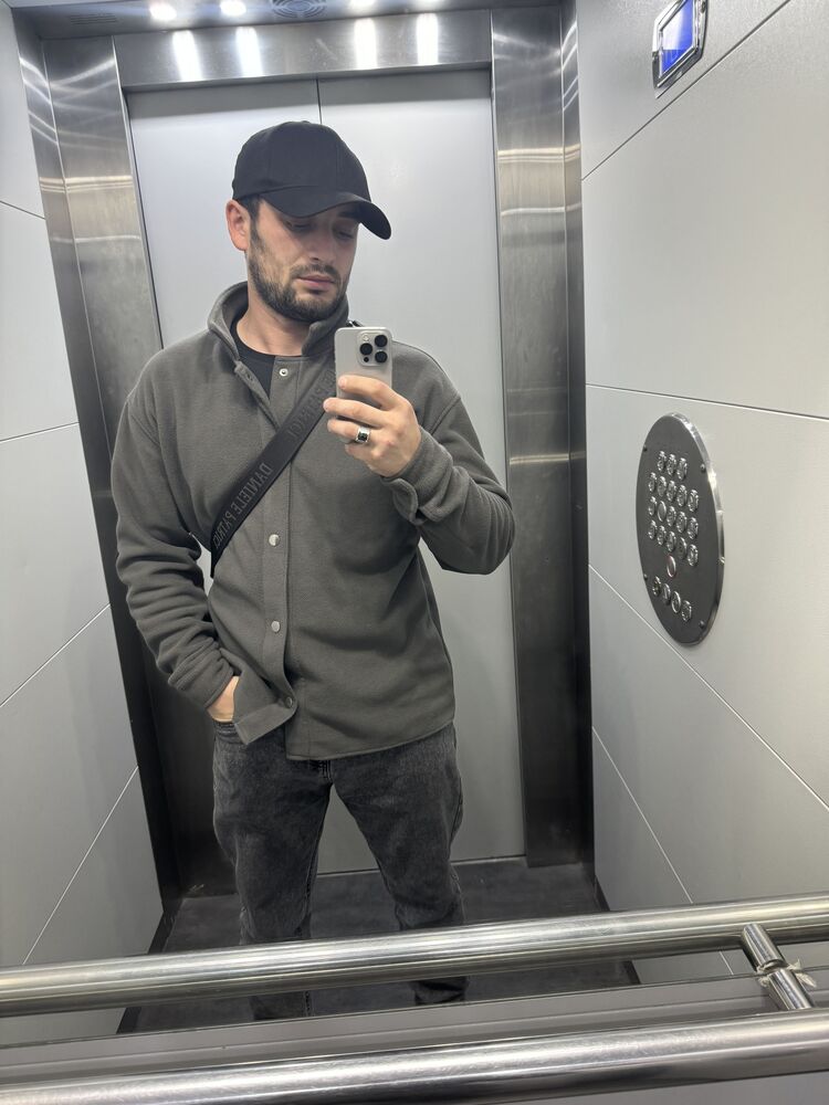  ,   Arthur, 30 ,   ,   