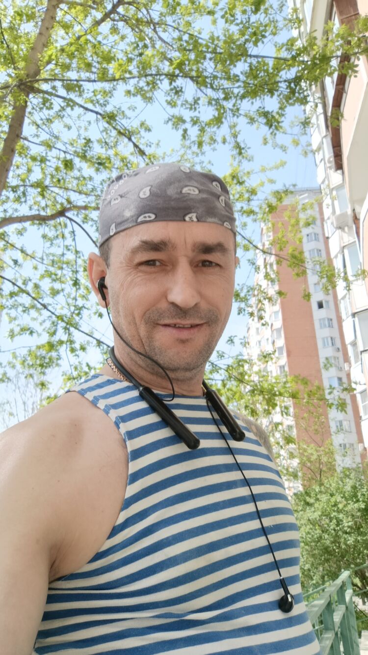  52264388  Alexey, 49 ,    