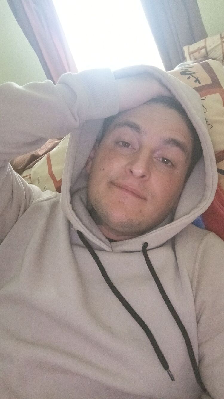  ,   Anton, 32 ,   