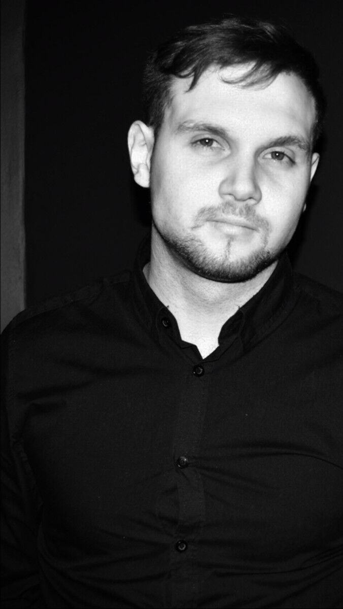  11037128  Vladislav, 31 ,    