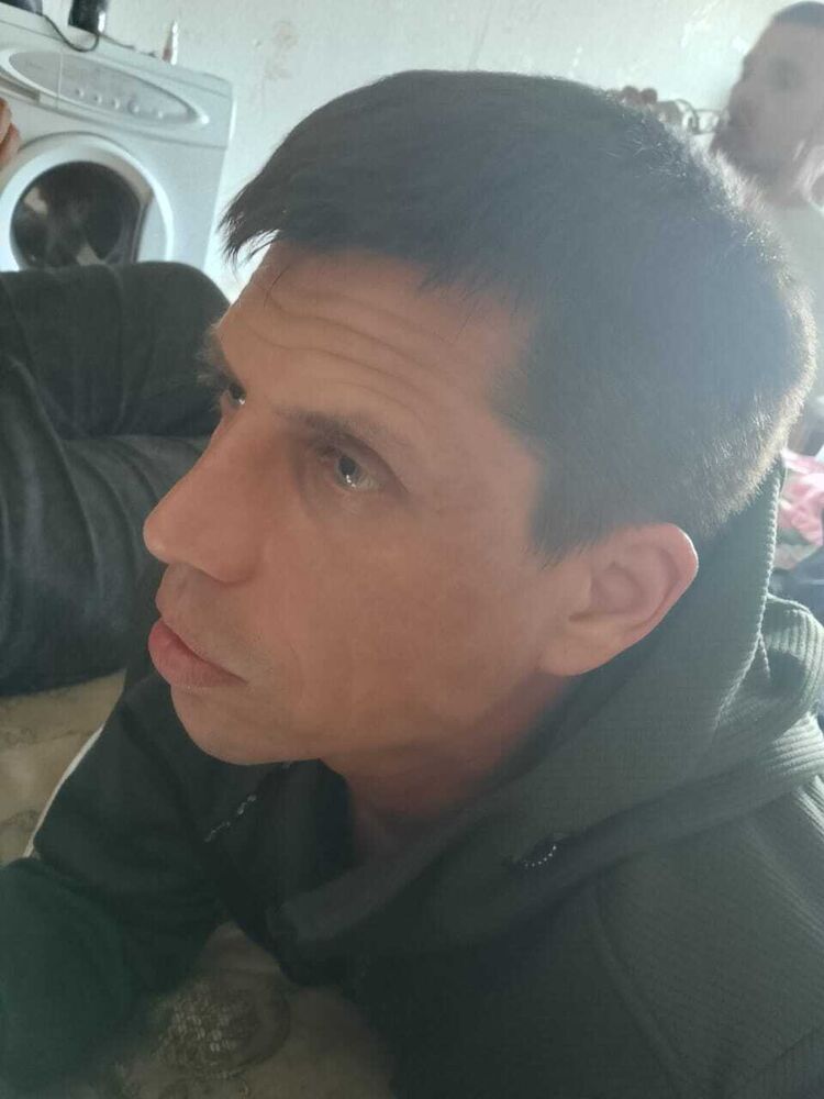 53125808  Sergej, 40 ,    