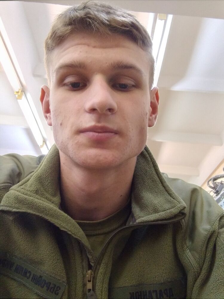  21983438  , 23 ,    