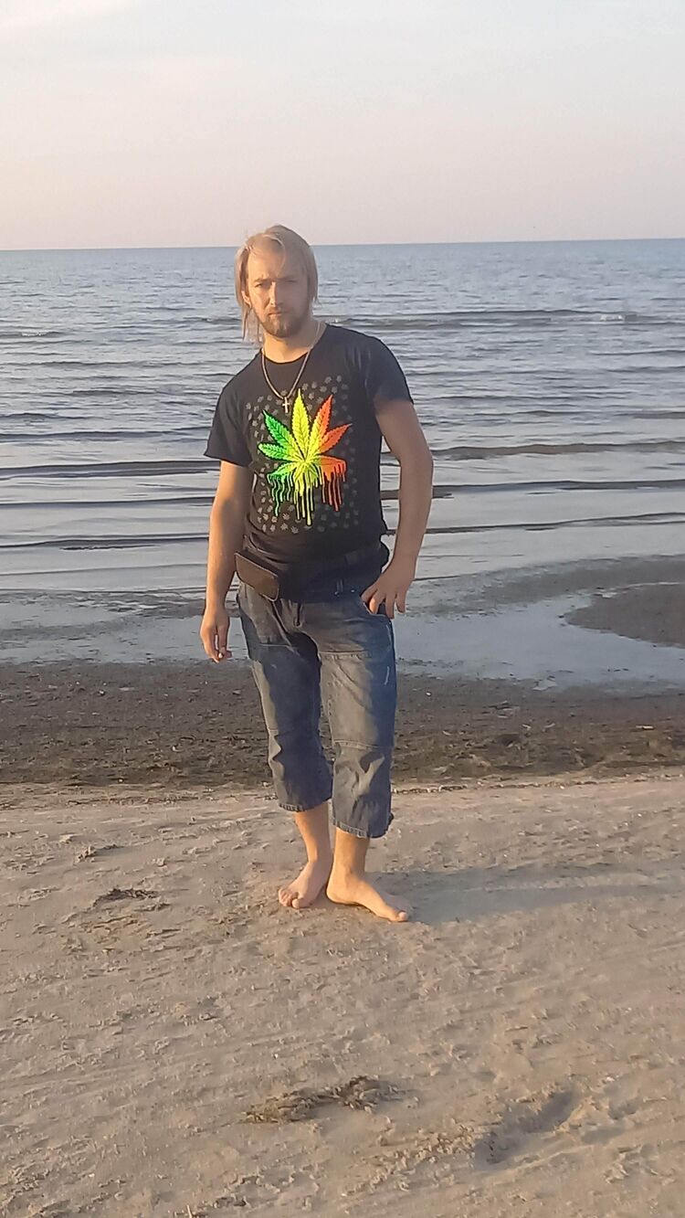  ,   Armands, 28 ,   ,   