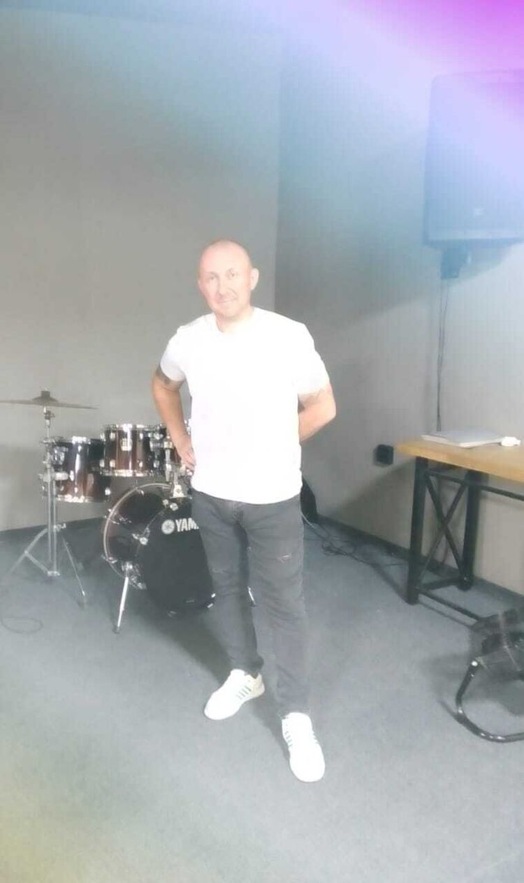  36881868  Anton, 43 ,    -