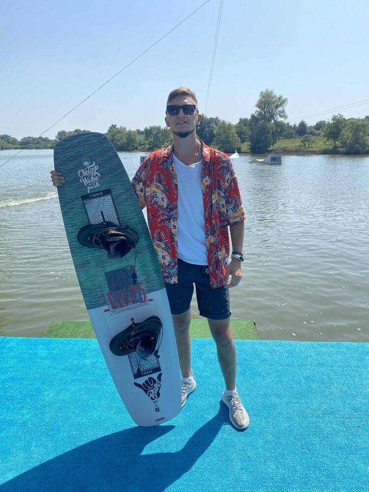  ,   Artyom, 27 ,   ,   
