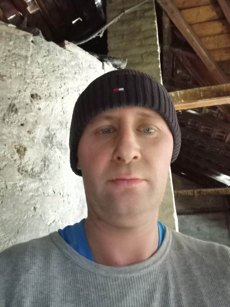  ,   Tony Montan, 43 ,   ,   , c , 