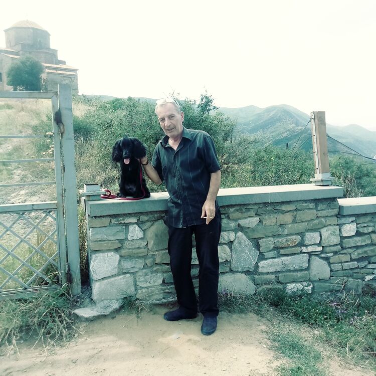  ,   Nik, 61 ,   ,   