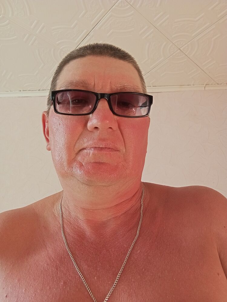  52042688  Yury, 49 ,    