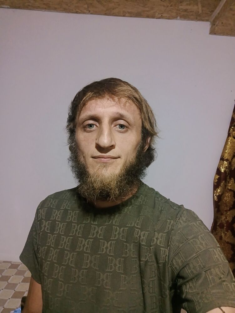  45892098  Ahmed, 31 ,    