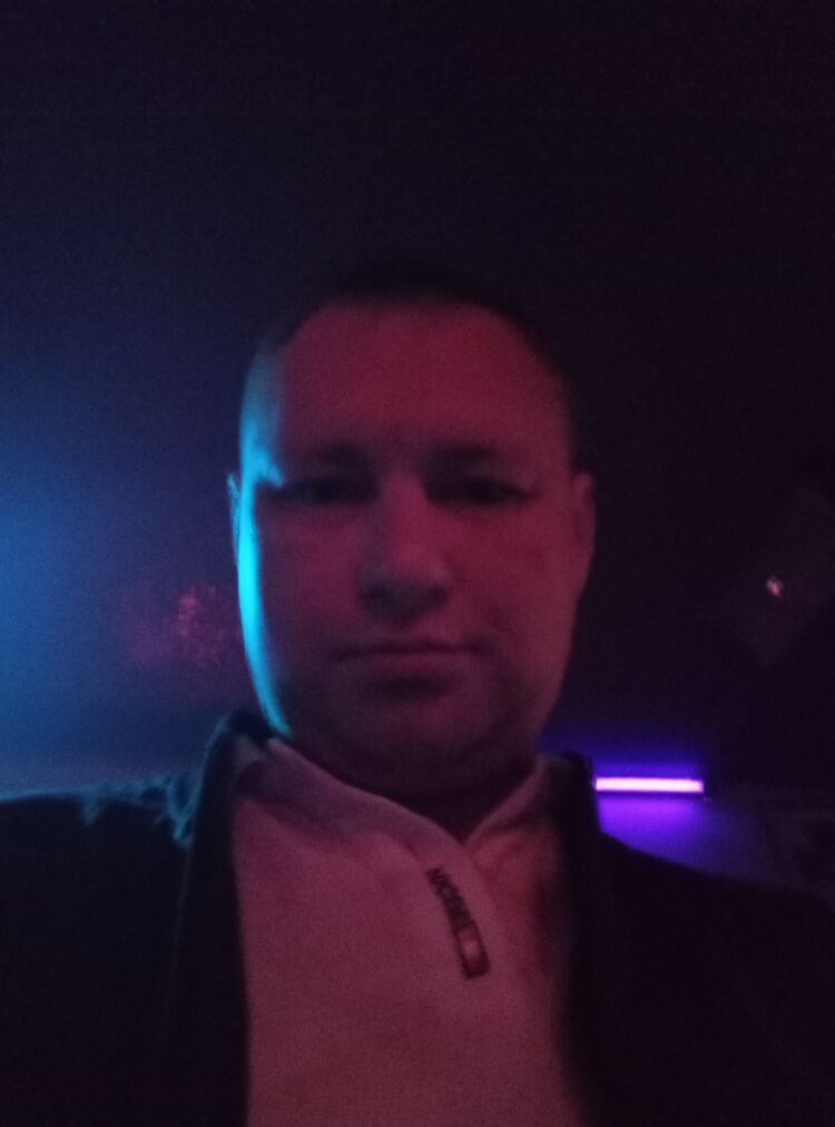  43830098  , 32 ,    