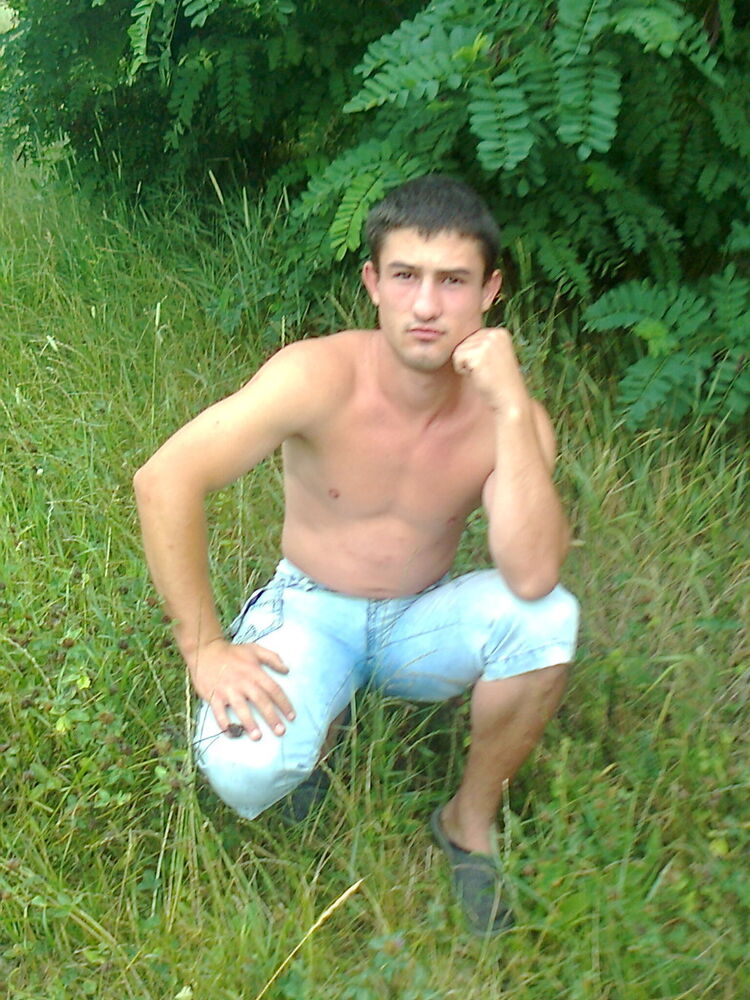  5937378  Artiom, 32 ,    