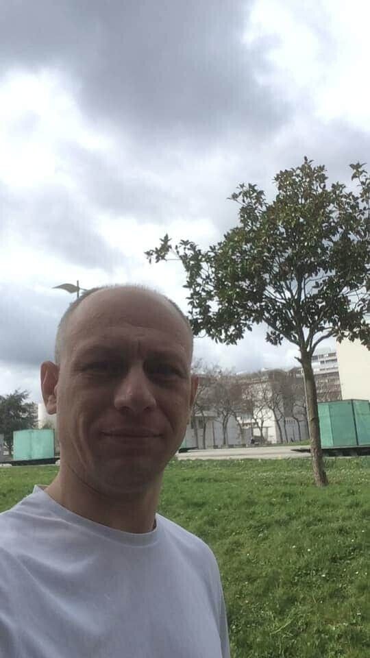  20561988  SERGEI, 44 ,    