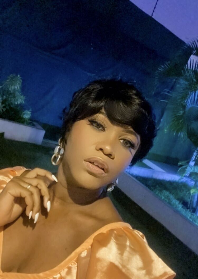  37283098  Helga, 36 ,    