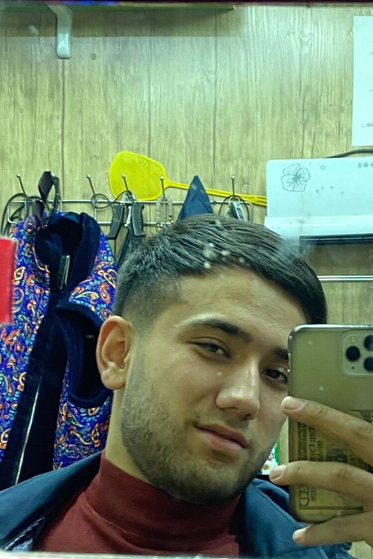  51651708  Azamat, 27 ,    
