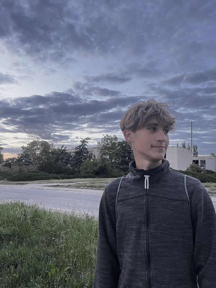  ,   Igor, 19 ,   ,   