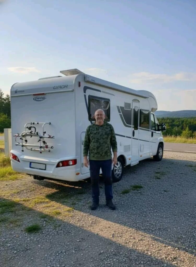  54686258  Ivan, 52 ,    Praha