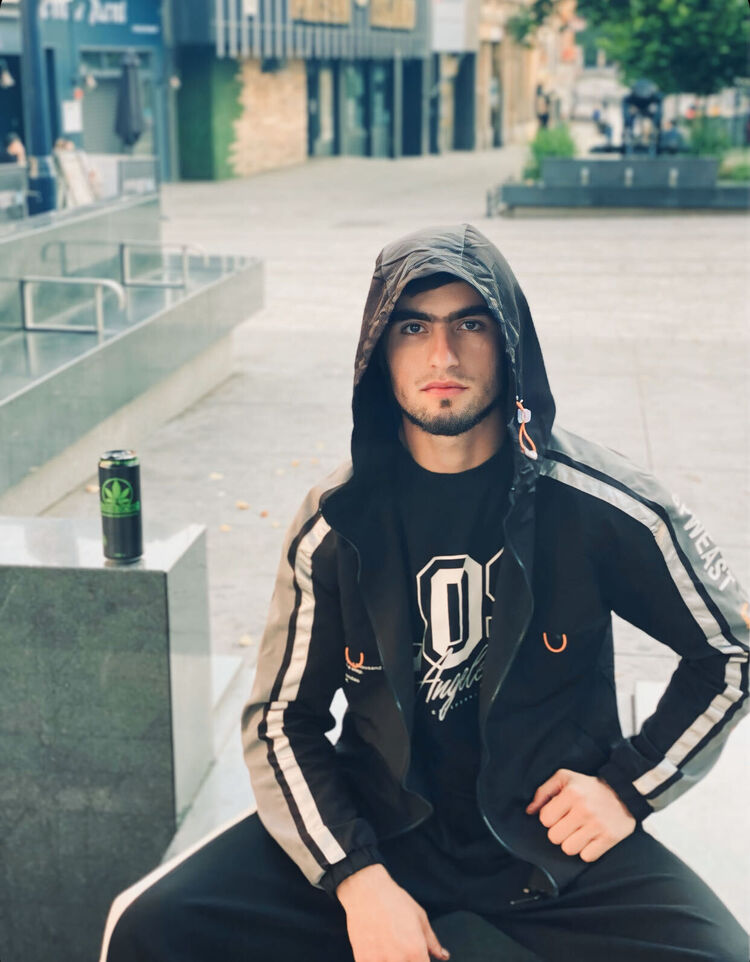  Arnold,   , 25 ,   ,   