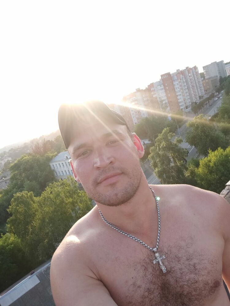  34486988  Dominik, 35 ,    