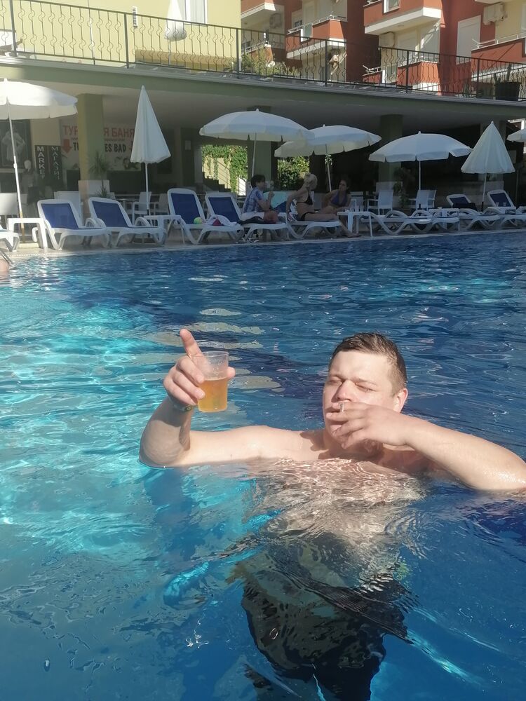  29242318  Frankie, 28 ,    