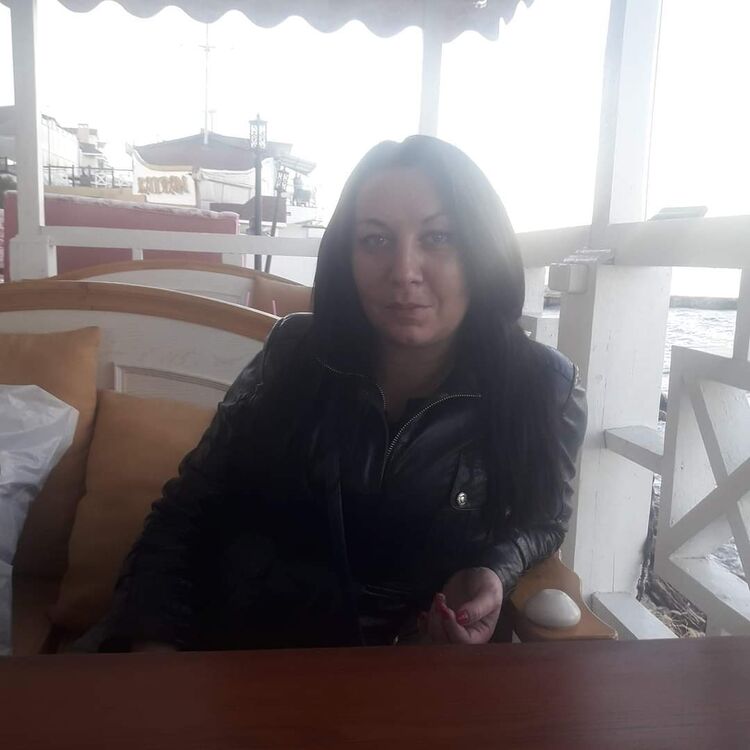  ,   Iryna, 37 ,   c 