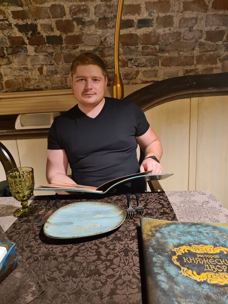  27005928  Vlad, 29 ,    