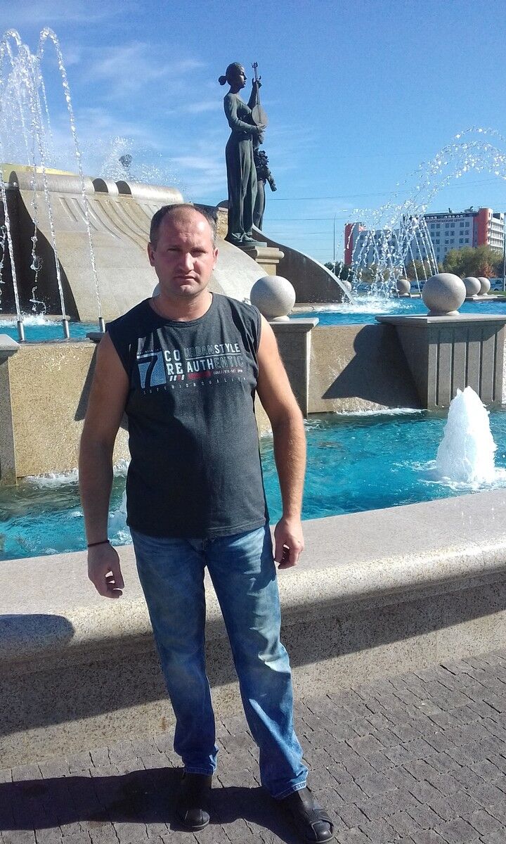 18307498  Andrey, 39 ,    