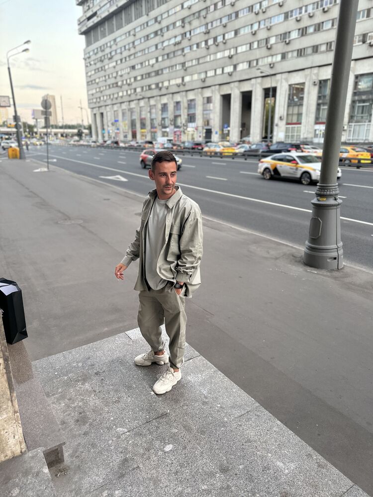  36681618  Vlad, 30 ,    