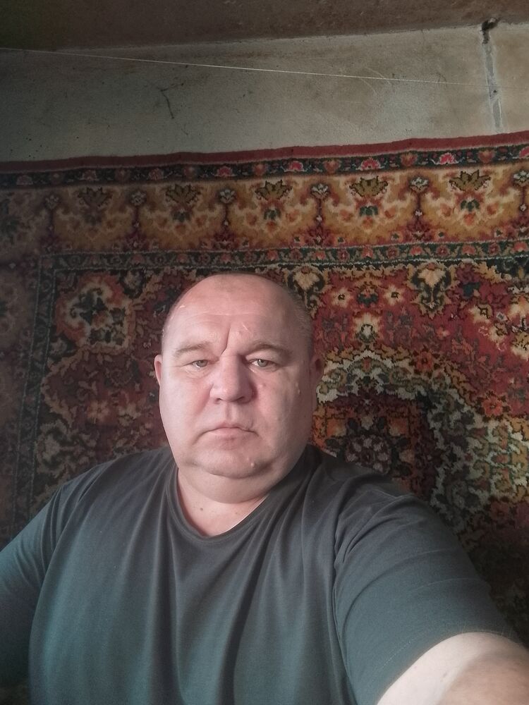  42067358  Ivan, 51 ,     