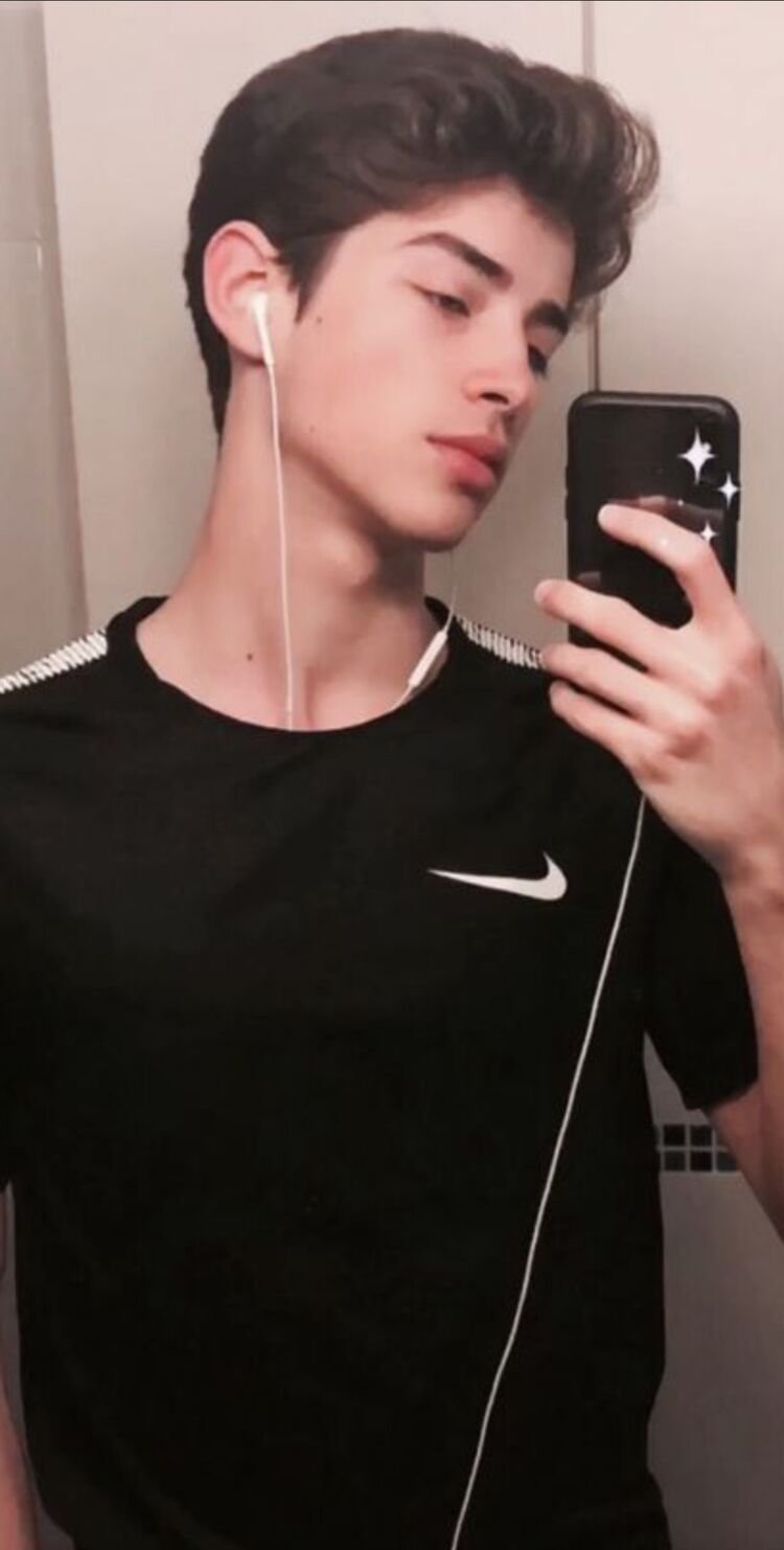  52847748  , 24 ,    
