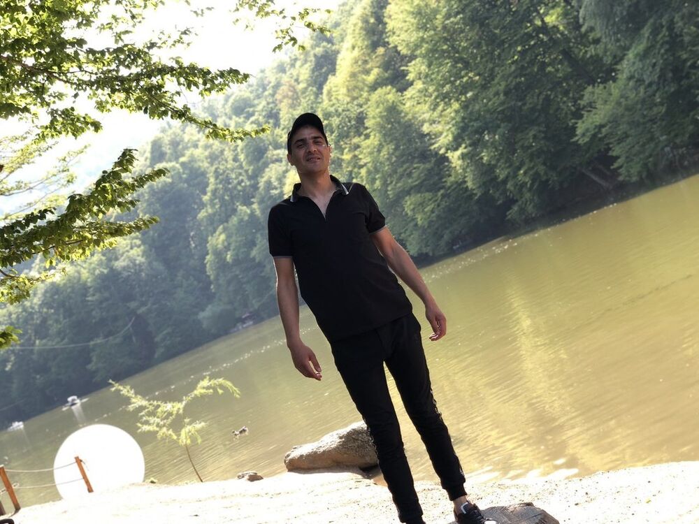  ,   Artur, 40 ,   ,   , c 