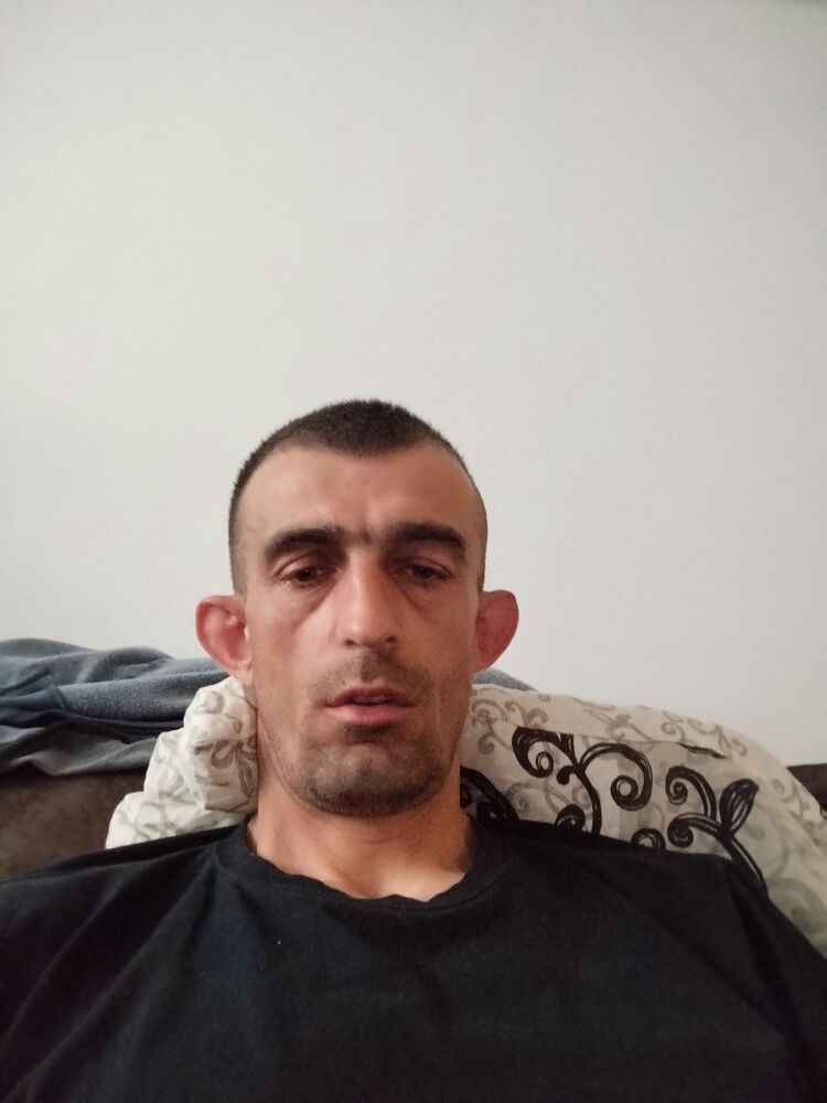  ,   Petro, 38 ,   ,   
