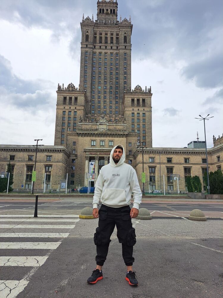  33000008  Malkhaz, 27 ,    