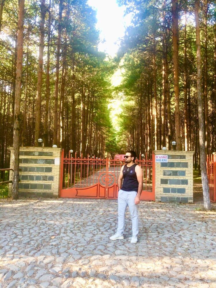  ,   Seymur, 37 ,   ,   