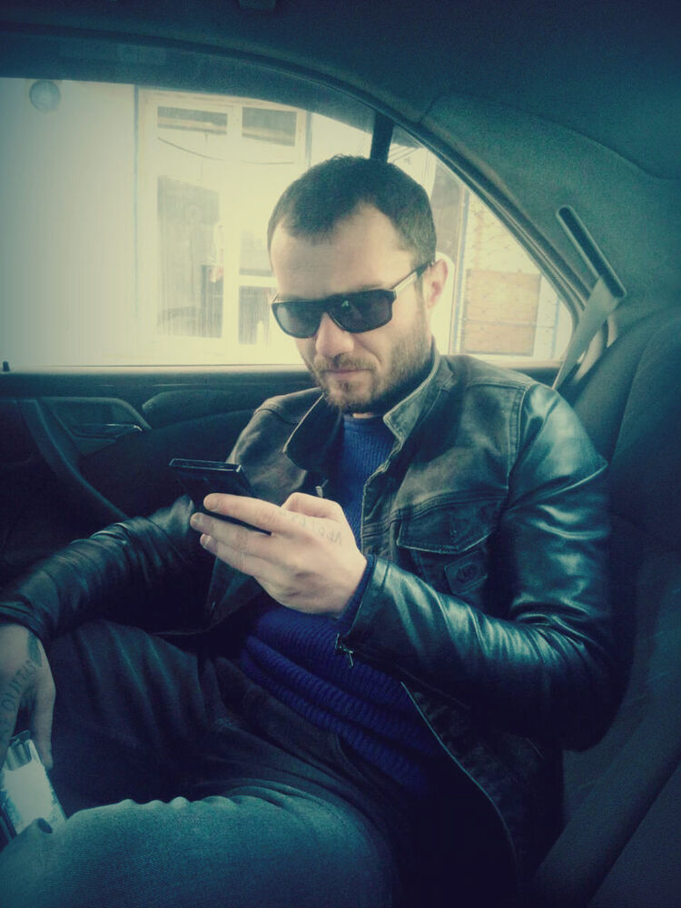  8915718  Goga, 40 ,    