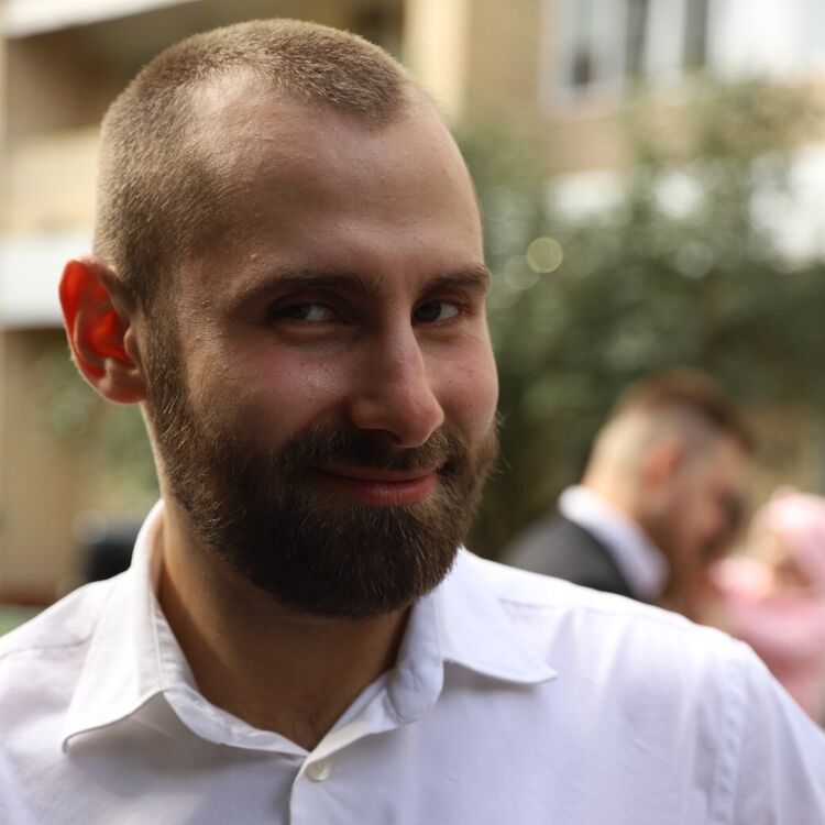  27412988  Pavel, 31 ,    