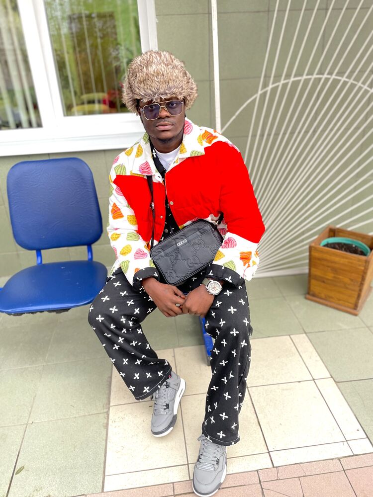  54528298  Christobal, 27 ,    