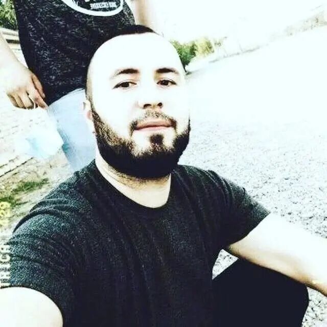  31651328  Azam, 32 ,    