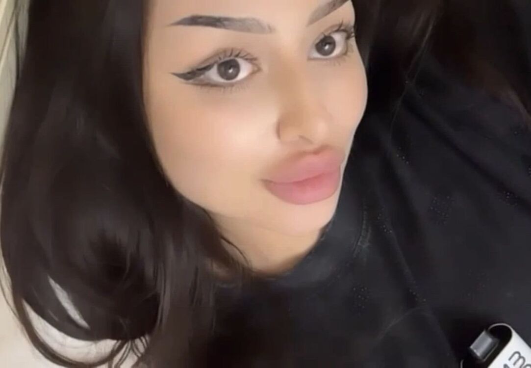  ,   Kamila, 21 ,   