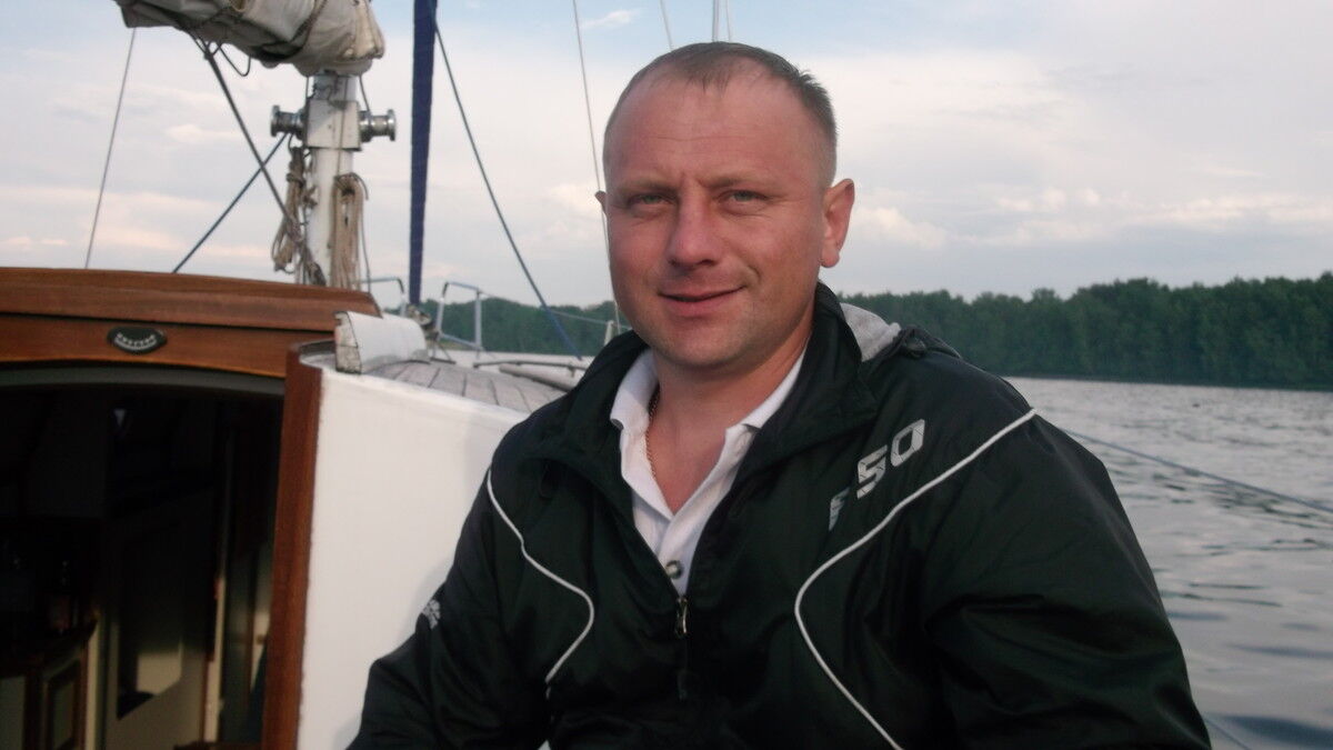  15436798  Basil, 45 ,    