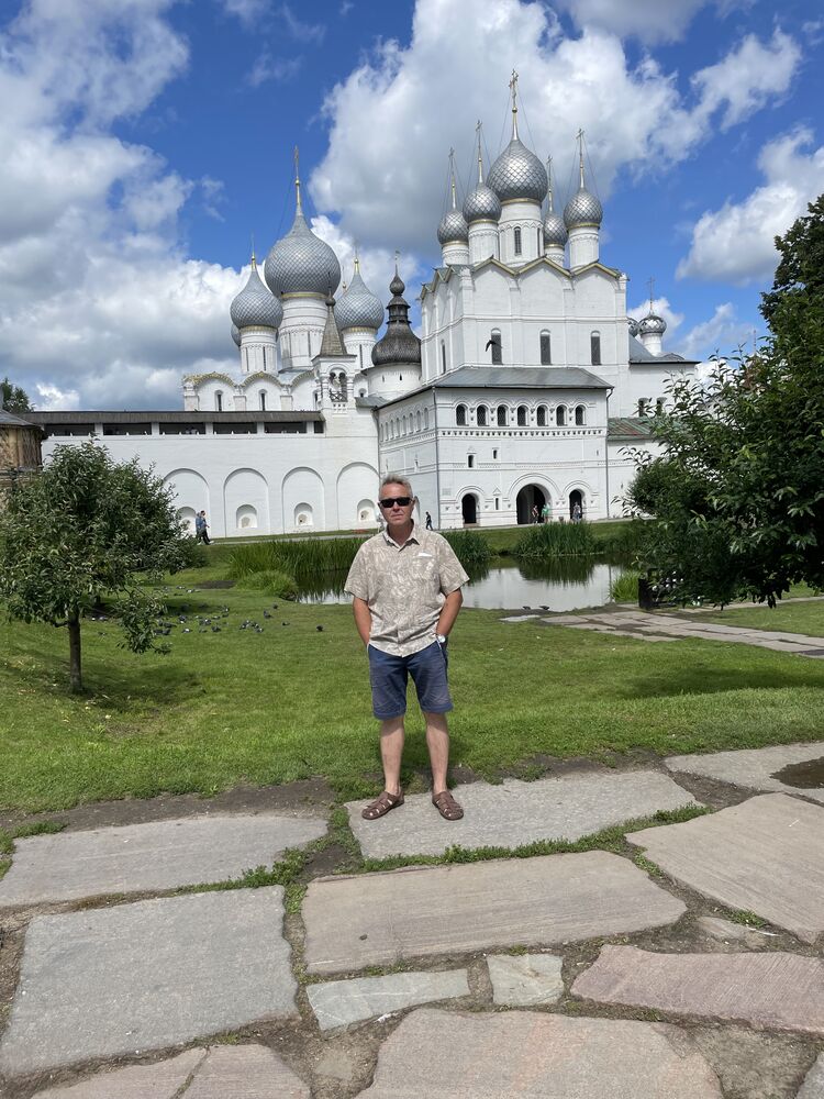  42461938  Sergei, 46 ,    