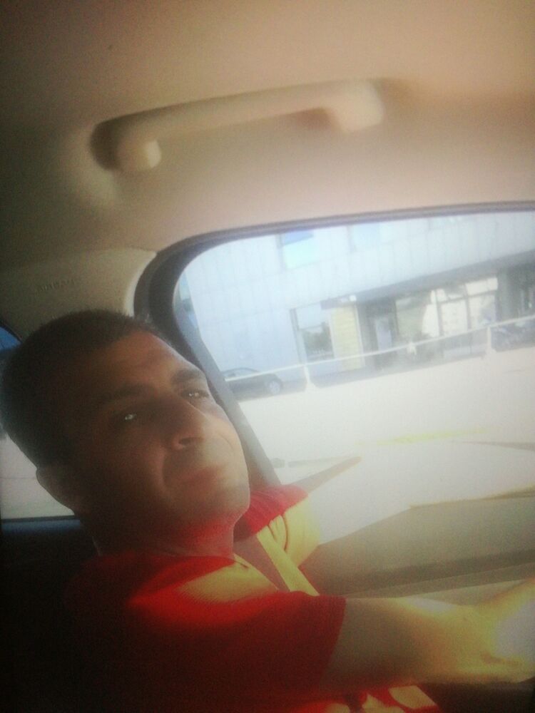  24185628  Davit, 43 ,    