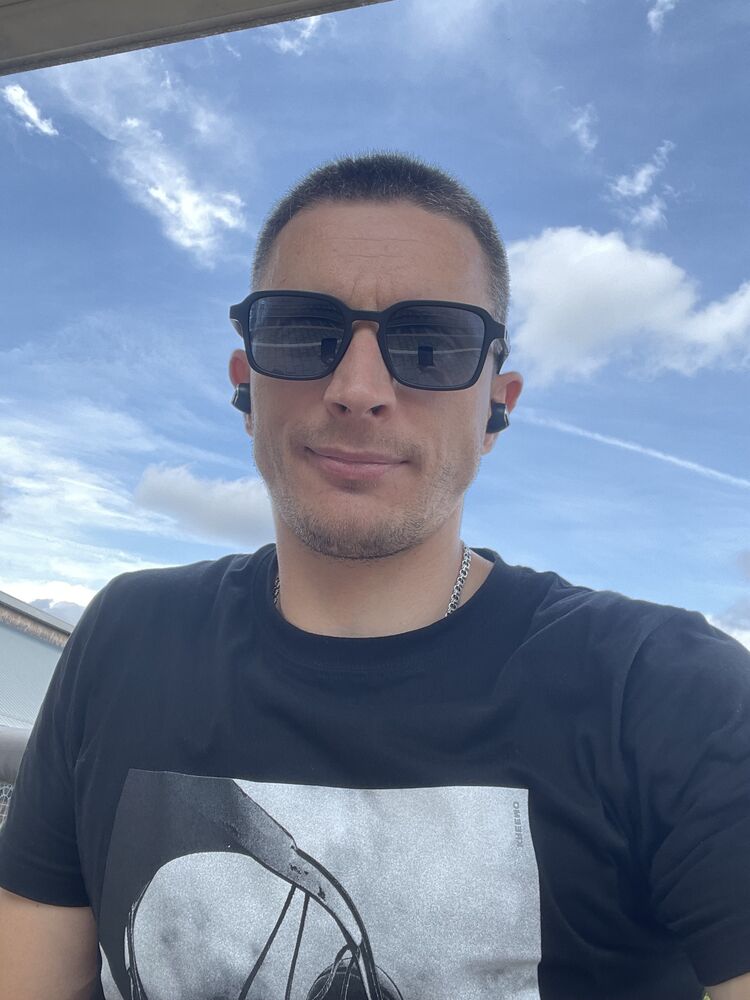  45848278  , 37 ,    