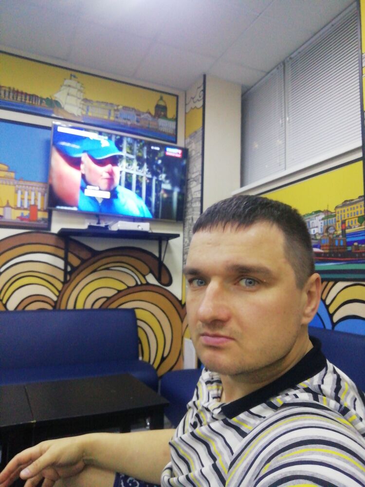  30763428  Pasha, 39 ,    