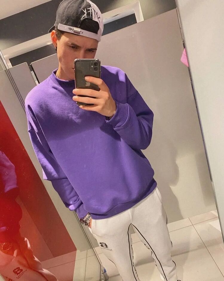  35513498  Igor, 22 ,    