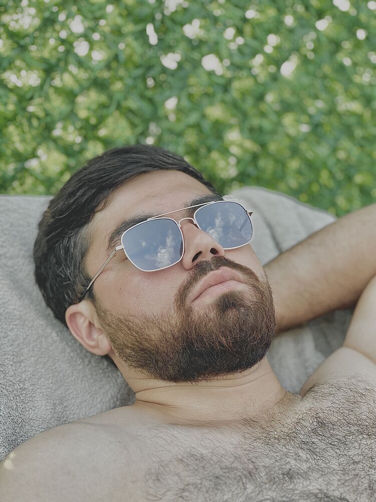  ,   Ilia, 32 ,   ,   